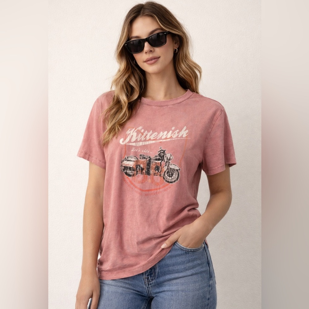 💕3/$25💕 Kittenish Distressed Motorcycle T-shirt